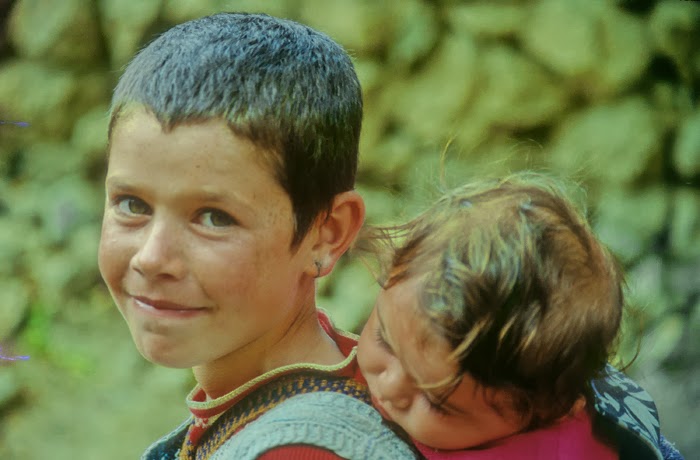 Beni Öp Sonra Doğur Beni